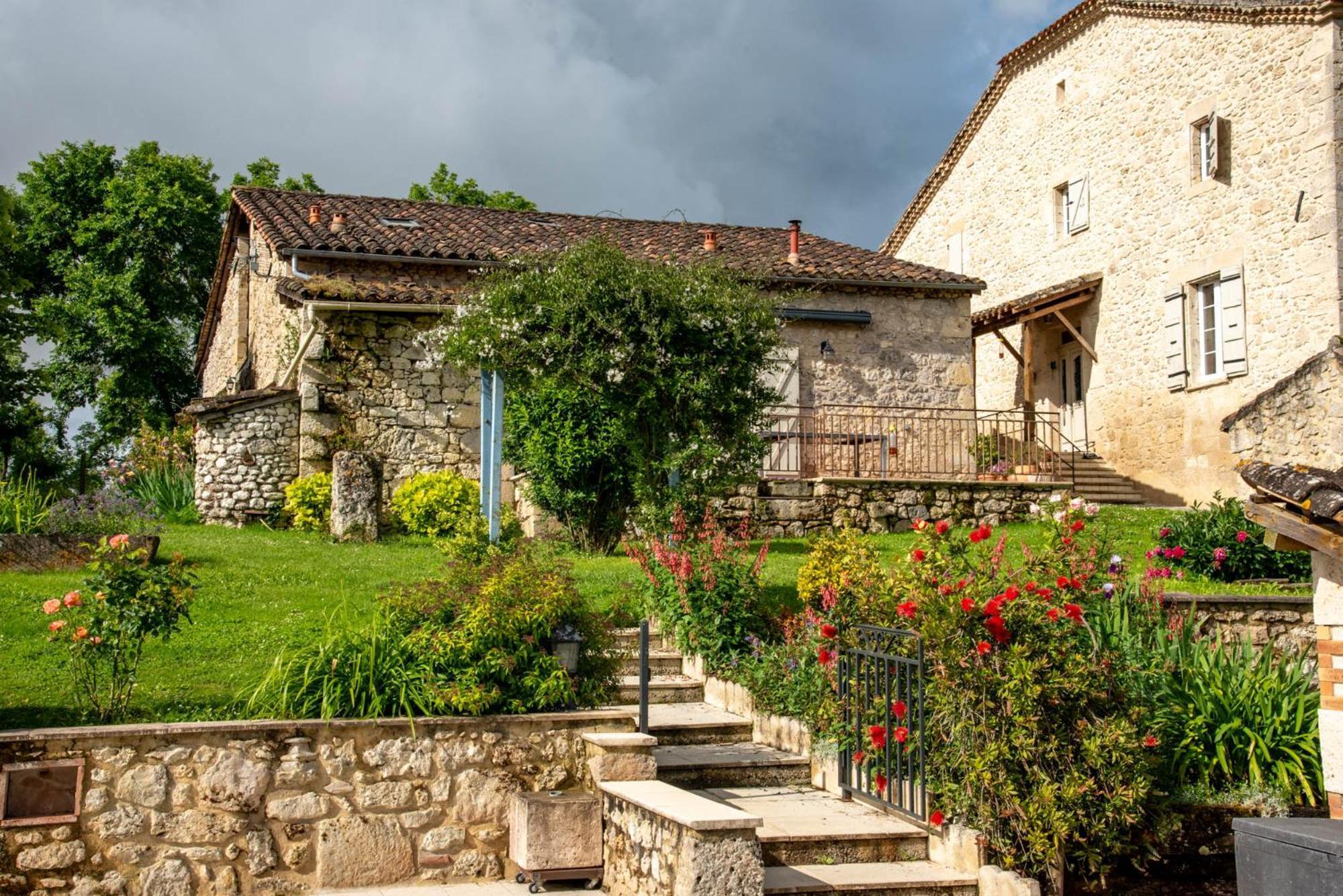 La Maison De Yuka Plieux Luaran gambar